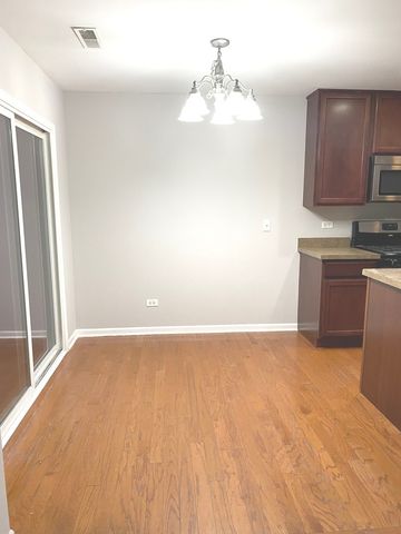337 Devoe Drive 337, Oswego, IL 60543