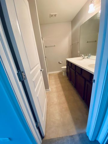 337 Devoe Drive 337, Oswego, IL 60543
