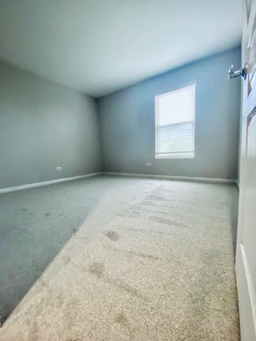 337 Devoe Drive 337, Oswego, IL 60543