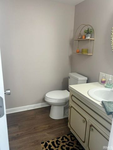 5537 South Wayne Avenue, Fort Wayne, IN 46807