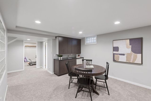 4360 Chimo East Street, Deephaven, MN 55391