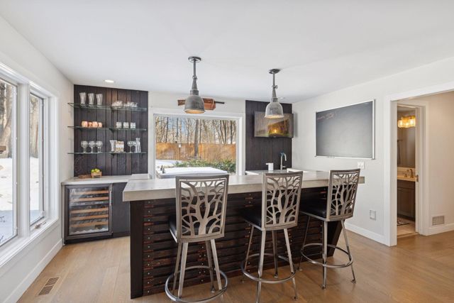 4360 Chimo East Street, Deephaven, MN 55391