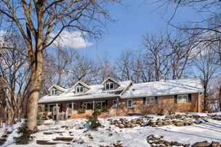 4360 Chimo East Street, Deephaven, MN 55391