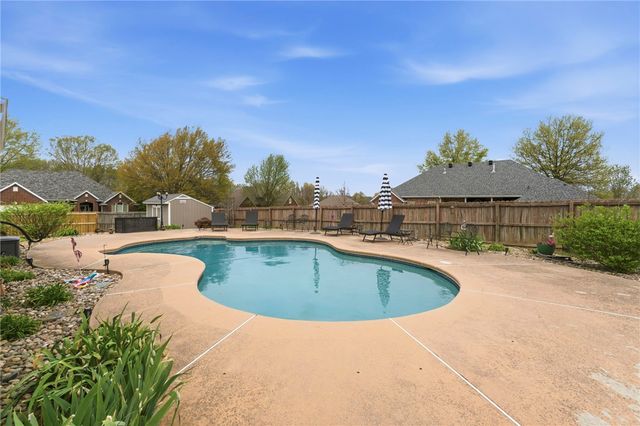 6616 W Pagosa Place, Fayetteville, AR 72704