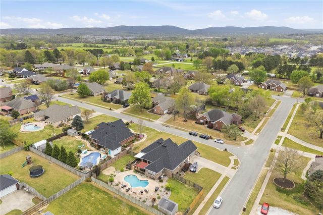 6616 W Pagosa Place, Fayetteville, AR 72704