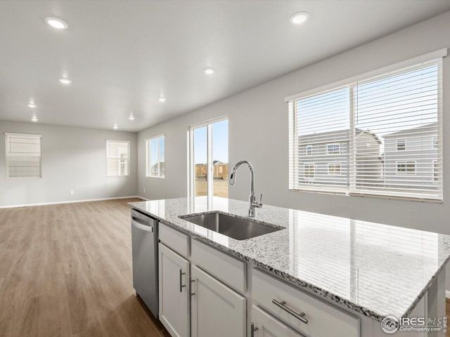 4671 Sunsplash Way, Johnstown, CO 80534