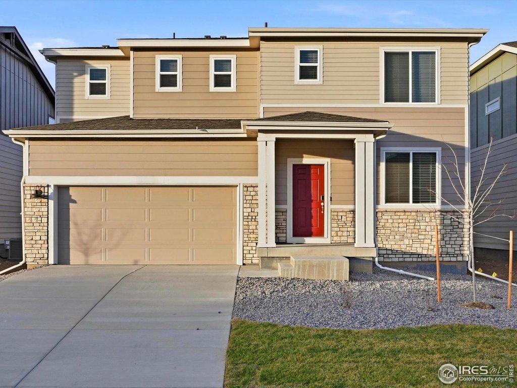 4671 Sunsplash Way, Johnstown, CO 80534