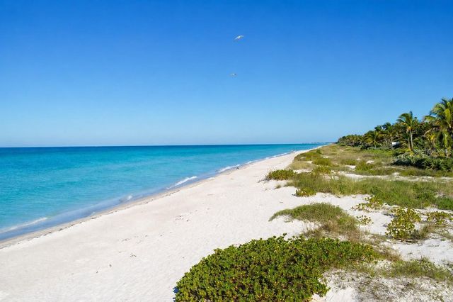 540 NEPTUNE AVENUE 7, Longboat Key, FL 34228