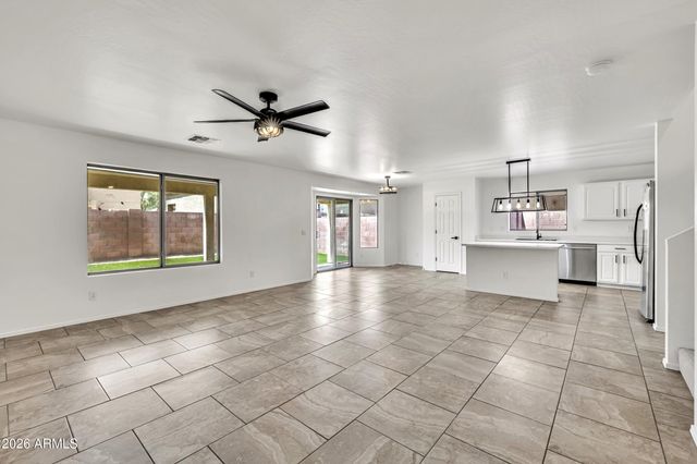 3783 W Morgan Lane, San Tan Valley, AZ 85144