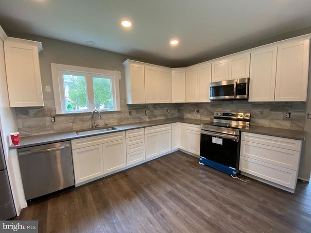 121 S 10TH ST, Quakertown, PA 18951