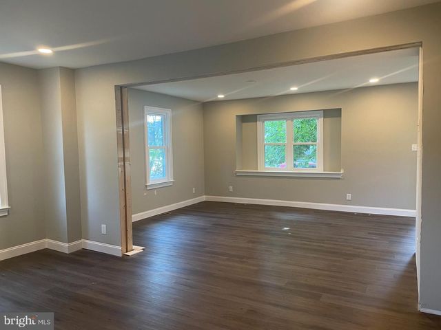 121 S 10TH ST, Quakertown, PA 18951