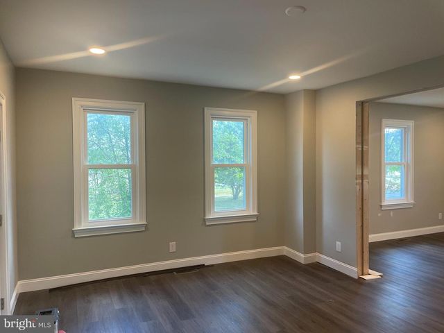 121 S 10TH ST, Quakertown, PA 18951