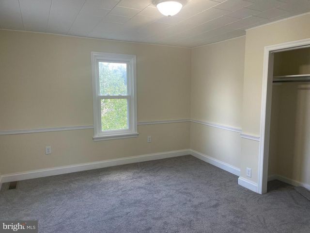 121 S 10TH ST, Quakertown, PA 18951