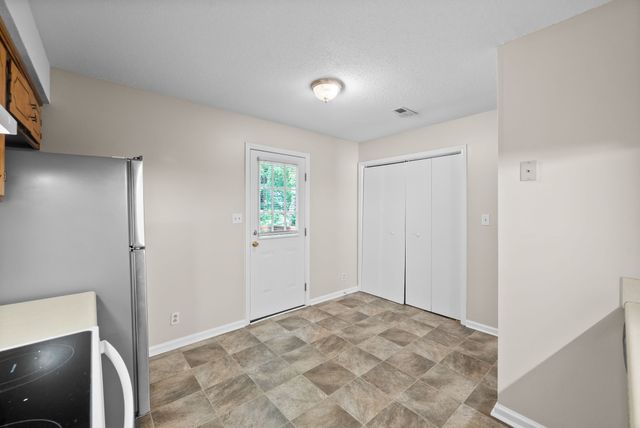 460 Martha Ln, Clarksville, TN 37043