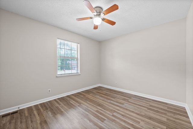 460 Martha Ln, Clarksville, TN 37043