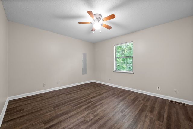 460 Martha Ln, Clarksville, TN 37043