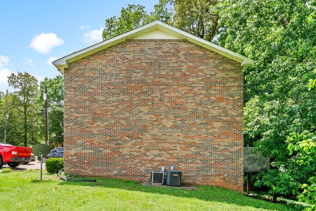 460 Martha Ln, Clarksville, TN 37043