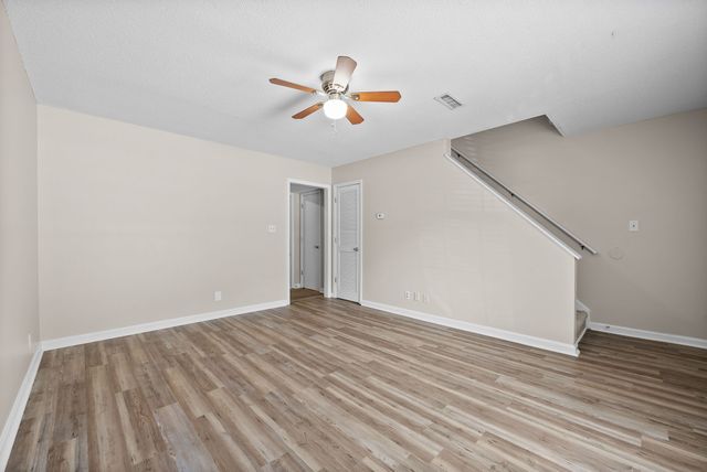 460 Martha Ln, Clarksville, TN 37043