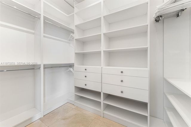 17121 Collins Ave 2405, Sunny Isles Beach, FL 33160