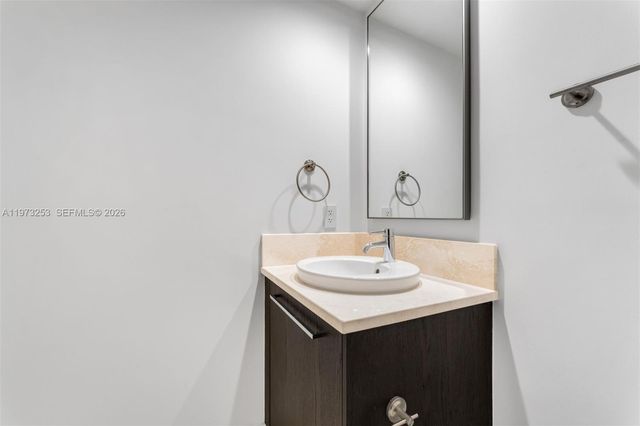 17121 Collins Ave 2405, Sunny Isles Beach, FL 33160