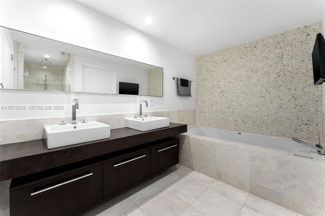 17121 Collins Ave 2405, Sunny Isles Beach, FL 33160