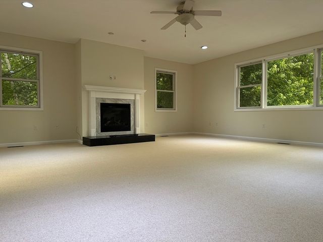 136 Thompkins Avenue, East Longmeadow, MA 01028