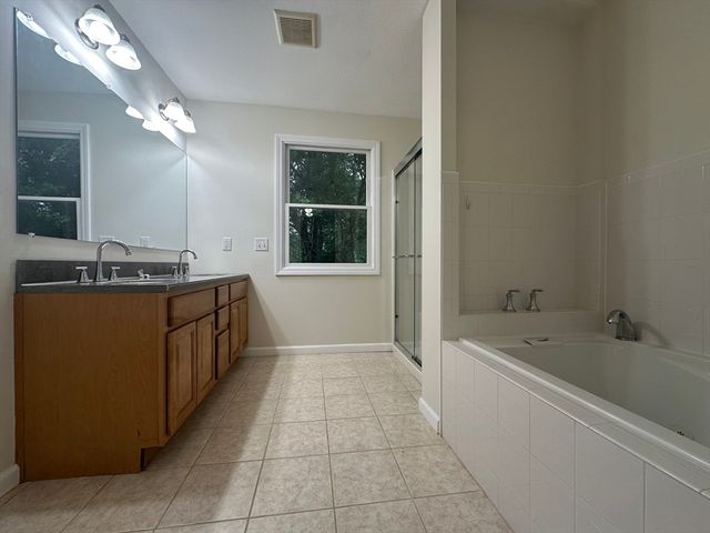 136 Thompkins Avenue, East Longmeadow, MA 01028