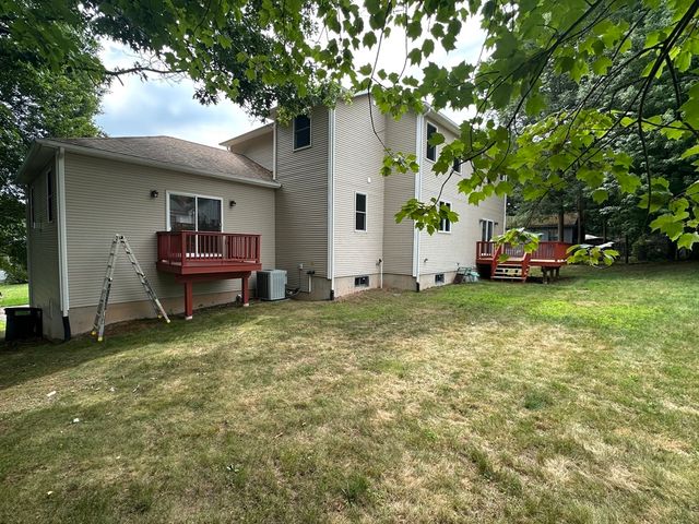 136 Thompkins Avenue, East Longmeadow, MA 01028