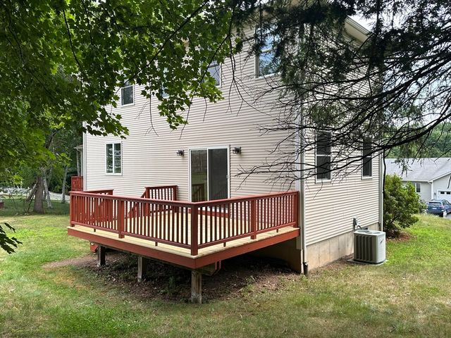 136 Thompkins Avenue, East Longmeadow, MA 01028