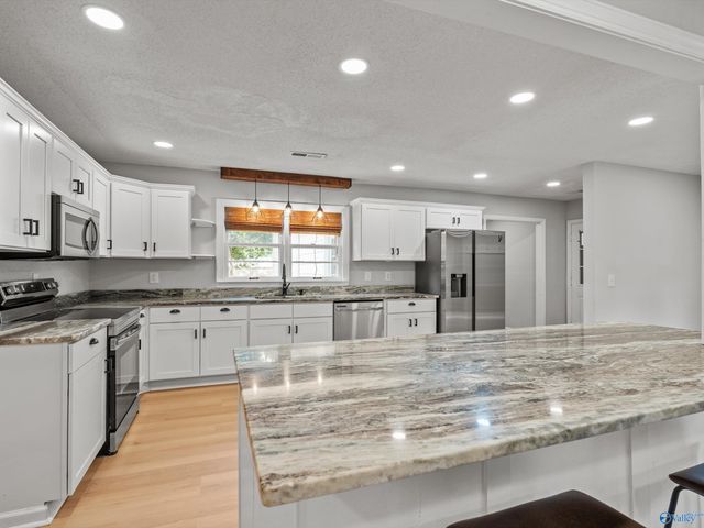 1721 Pennylane SE, Decatur, AL 35601