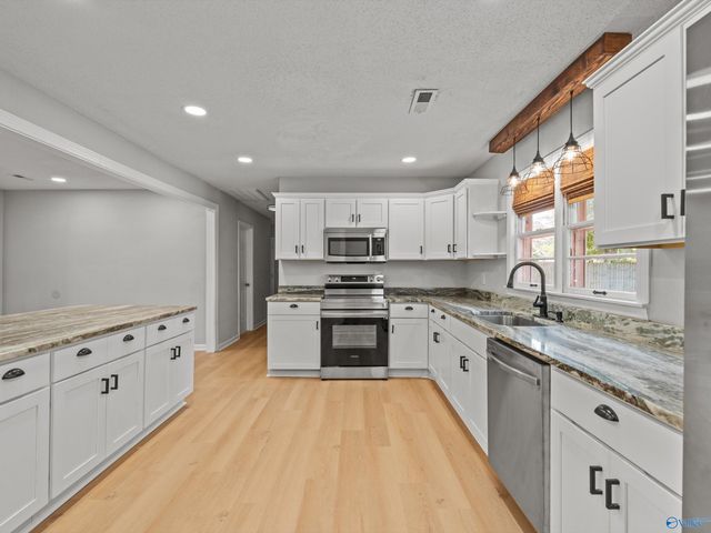1721 Pennylane SE, Decatur, AL 35601