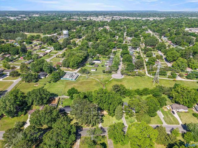 1721 Pennylane SE, Decatur, AL 35601