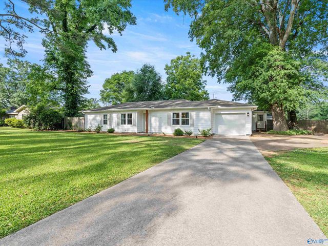 1721 Pennylane SE, Decatur, AL 35601
