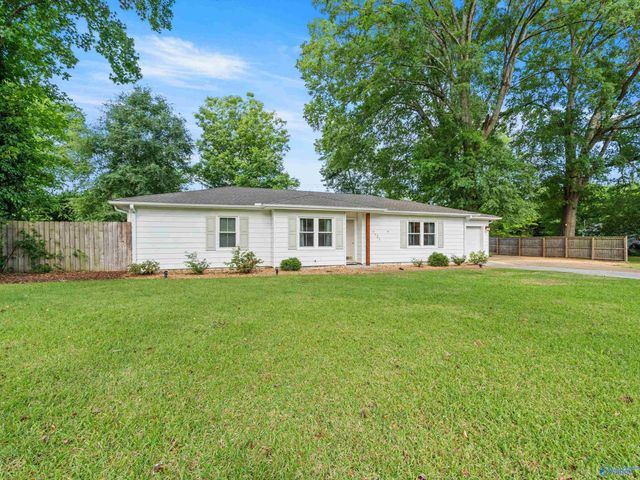 1721 Pennylane SE, Decatur, AL 35601