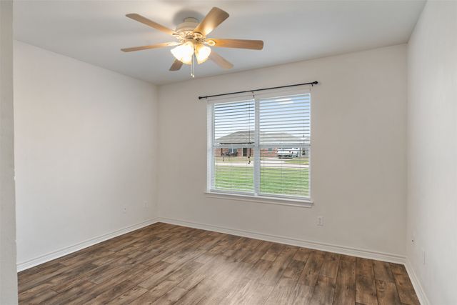 406 B Andrew Drive, Mabank, TX 75147