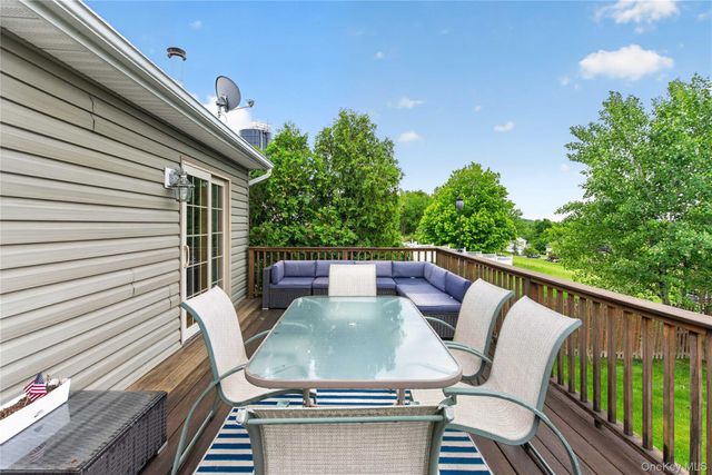 5 Columbia Circle, Highland Mills, NY 10930