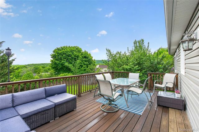 5 Columbia Circle, Highland Mills, NY 10930