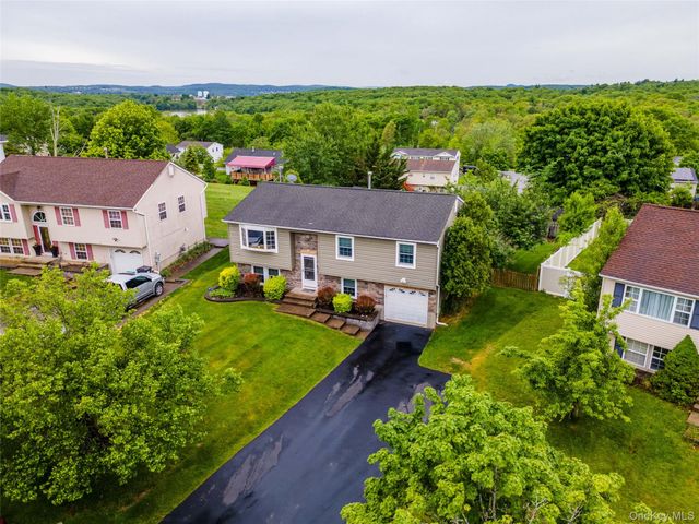 5 Columbia Circle, Highland Mills, NY 10930