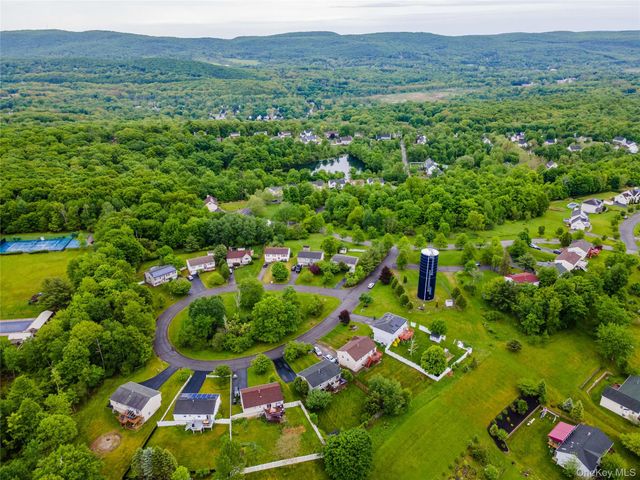 5 Columbia Circle, Highland Mills, NY 10930