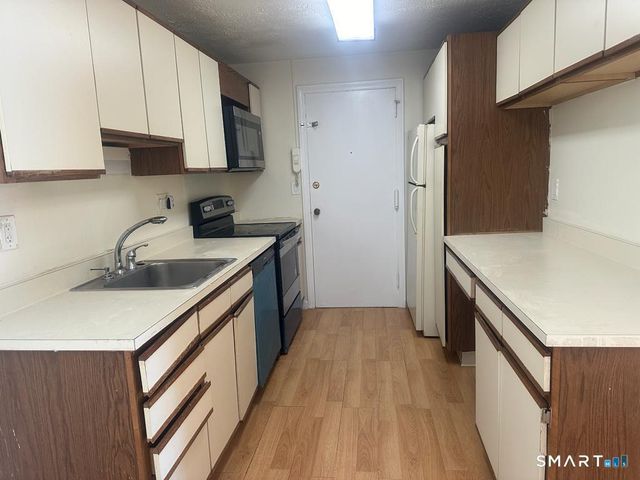 1170 Middle Turnpike West C2, Manchester, CT 06040