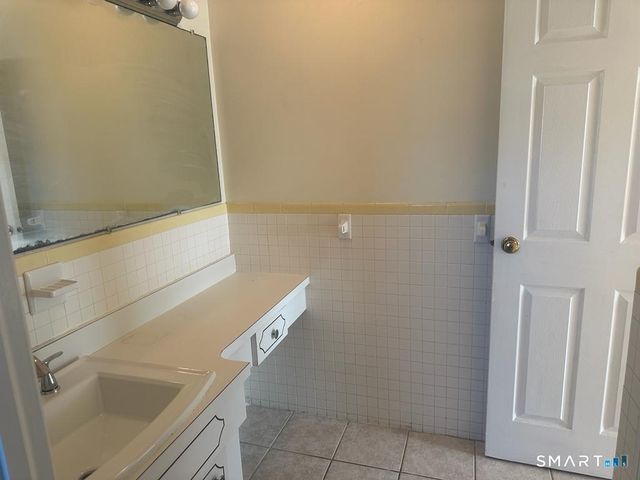 1170 Middle Turnpike West C2, Manchester, CT 06040