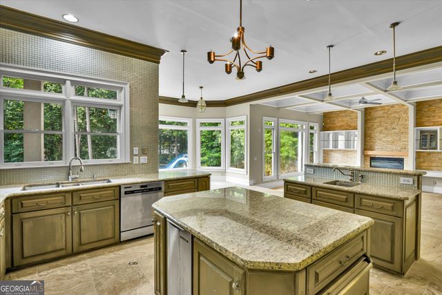 110 Standing Oak Place, Fayetteville, GA 30214
