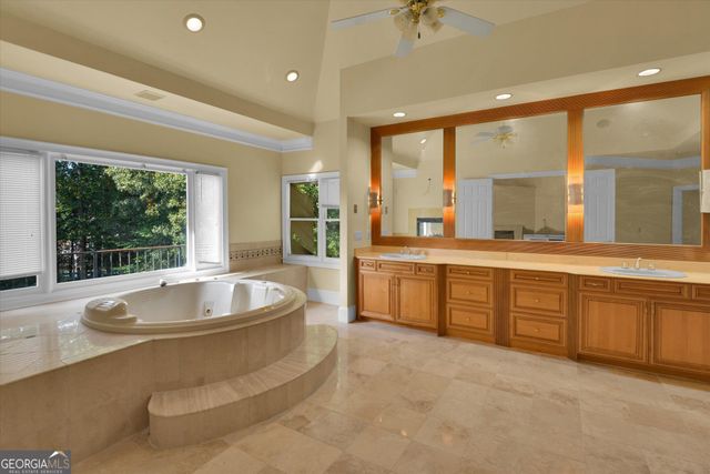 110 Standing Oak Place, Fayetteville, GA 30214