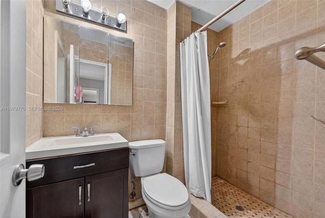 7761 NW 36th St, Davie, FL 33024