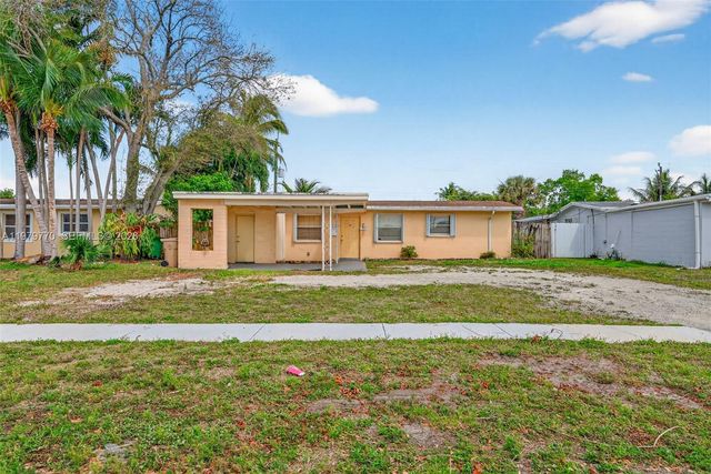 7761 NW 36th St, Davie, FL 33024