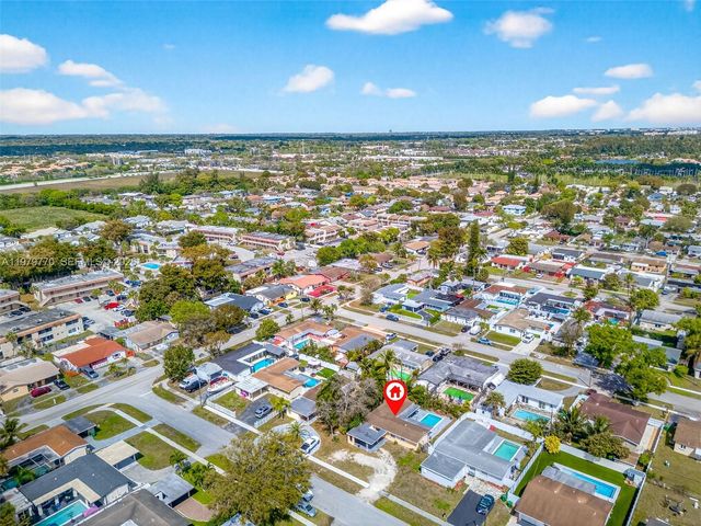 7761 NW 36th St, Davie, FL 33024