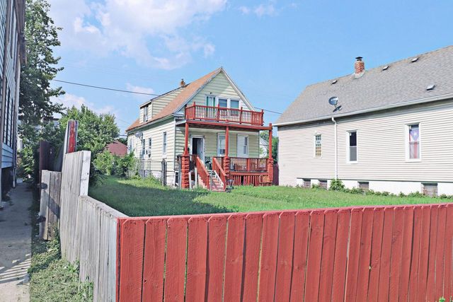 1300 W Greenfield AVENUE, Milwaukee, WI 53204