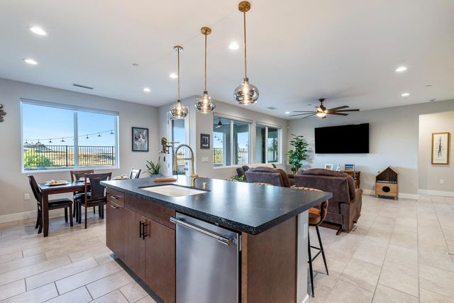 1243 Wildflower Drive, Madera, CA 93636