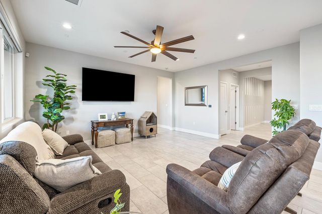 1243 Wildflower Drive, Madera, CA 93636