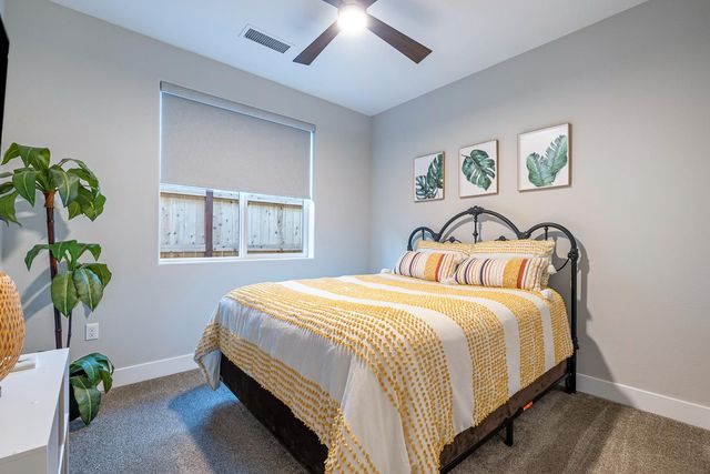 1243 Wildflower Drive, Madera, CA 93636